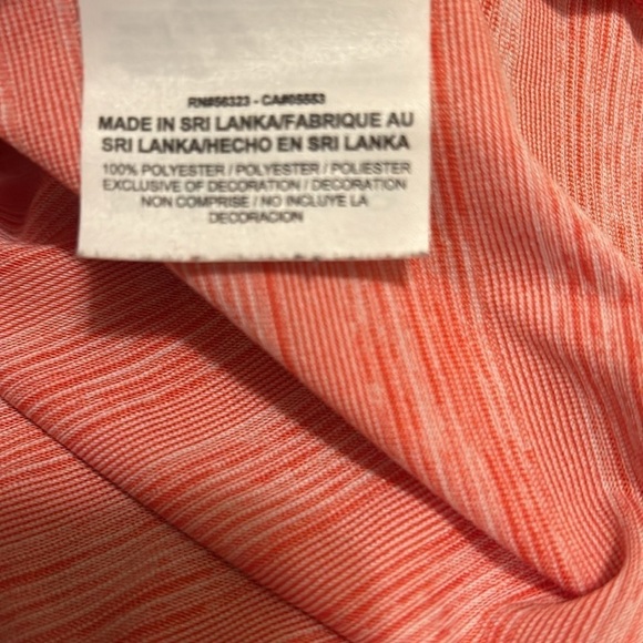 NIKE DRI- Fit Red & White Micro- Striped Short Sleeve T Shirt Women’s Medium - Picture 7 of 9